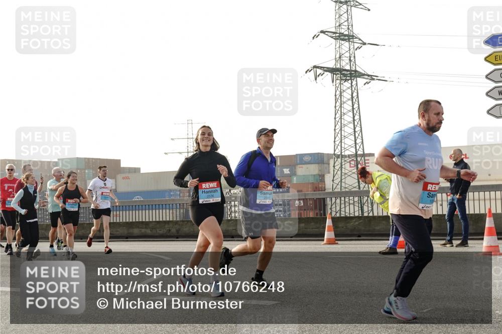 03.10.2026 - Köhlbrandbrückenlauf Michael Burmester http://msf.ph/oto/10766248 03.10.2026 09:21:36 Position 3 2, 2536, 2590, 100 meine-sportfotos.de