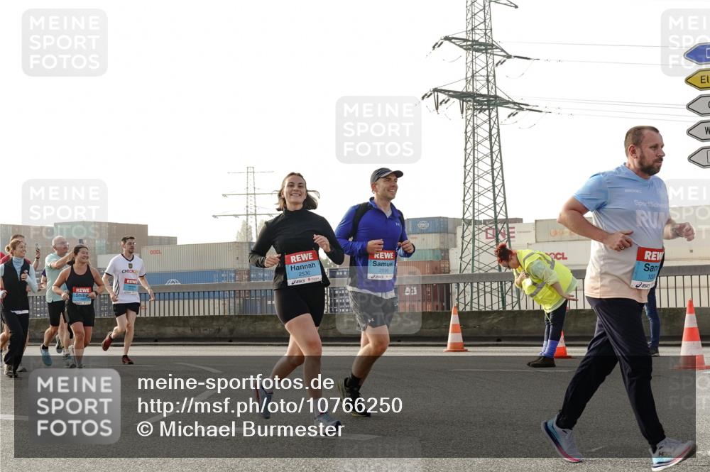 03.10.2026 - Köhlbrandbrückenlauf Michael Burmester http://msf.ph/oto/10766250 03.10.2026 09:21:37 Position 3 24, 2536, 100 meine-sportfotos.de