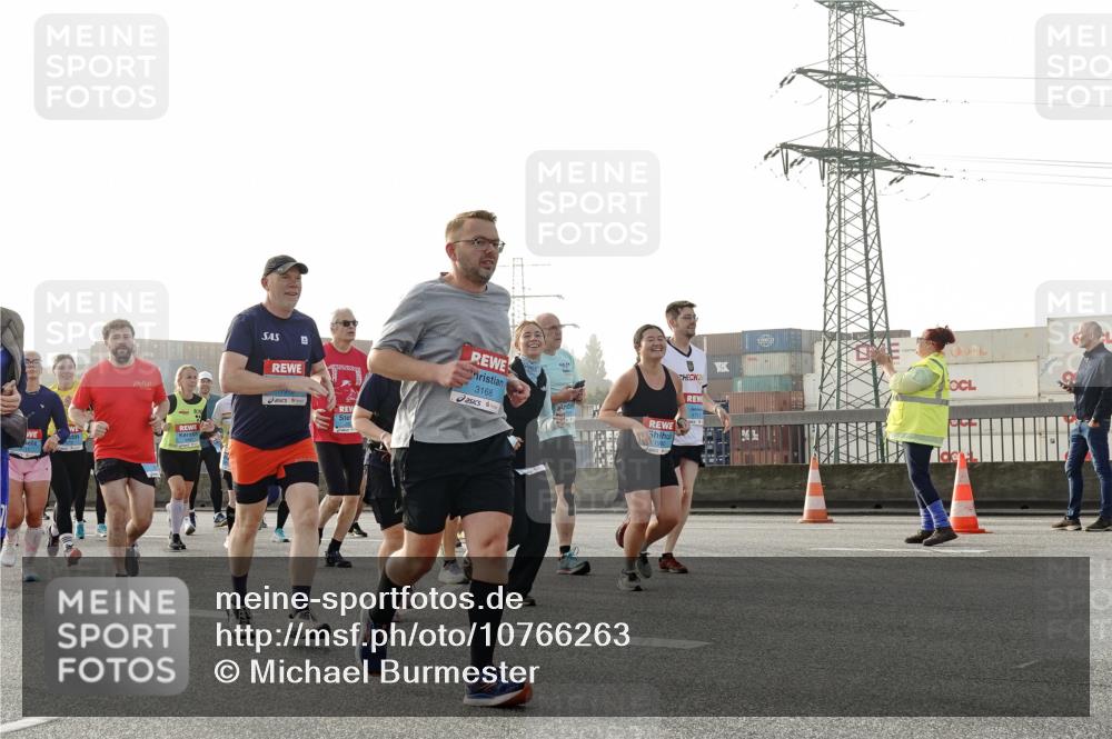 03.10.2026 - Köhlbrandbrückenlauf Michael Burmester http://msf.ph/oto/10766263 03.10.2026 09:21:39 Position 3 3168, 2, 1980 meine-sportfotos.de