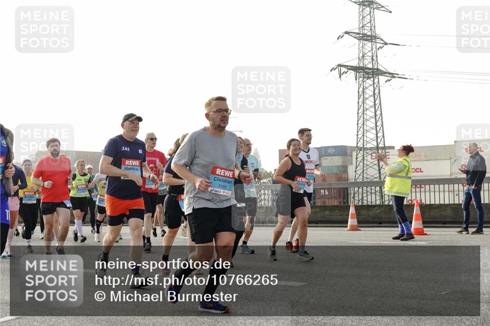 03.10.2026 - Köhlbrandbrückenlauf Michael Burmester http://msf.ph/oto/10766265 03.10.2026 09:21:39 Position 3 2870, 3168, 24 meine-sportfotos.de