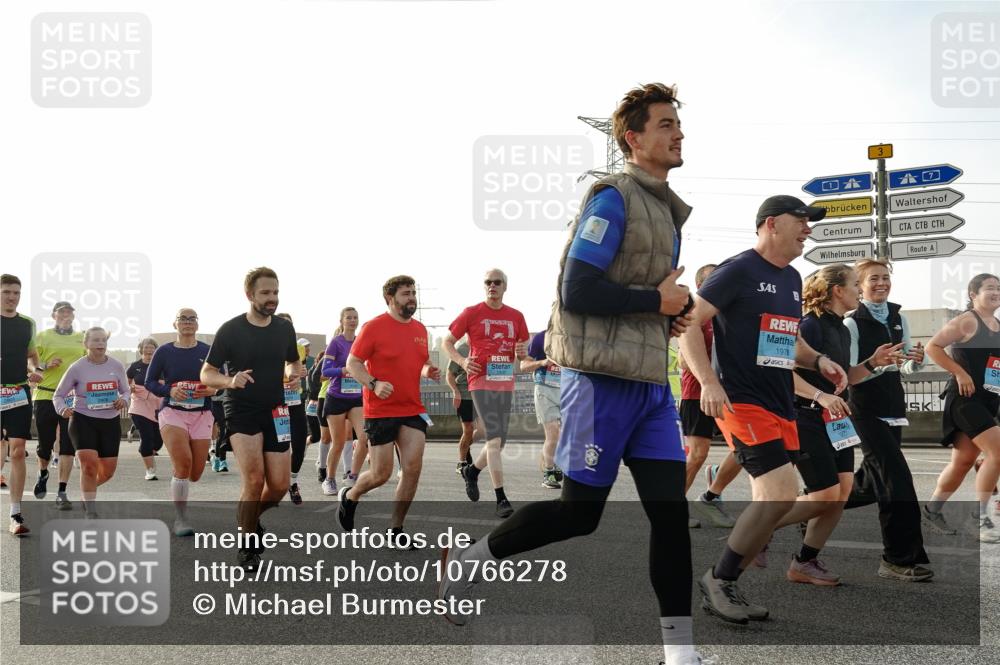 03.10.2026 - Köhlbrandbrückenlauf Michael Burmester http://msf.ph/oto/10766278 03.10.2026 09:21:40 Position 3 1978, 3 meine-sportfotos.de