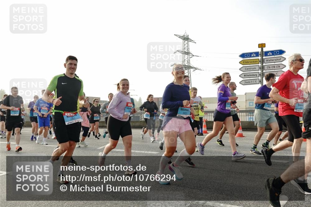 03.10.2026 - Köhlbrandbrückenlauf Michael Burmester http://msf.ph/oto/10766294 03.10.2026 09:21:42 Position 3 2801, 3031 meine-sportfotos.de