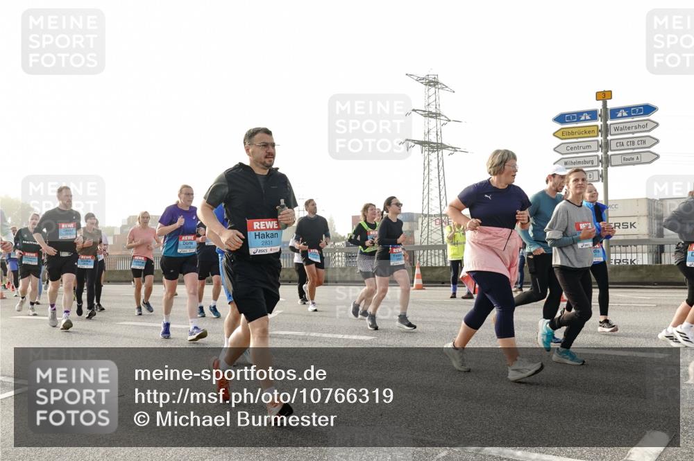 03.10.2026 - Köhlbrandbrückenlauf Michael Burmester http://msf.ph/oto/10766319 03.10.2026 09:21:44 Position 3 3, 2831 meine-sportfotos.de