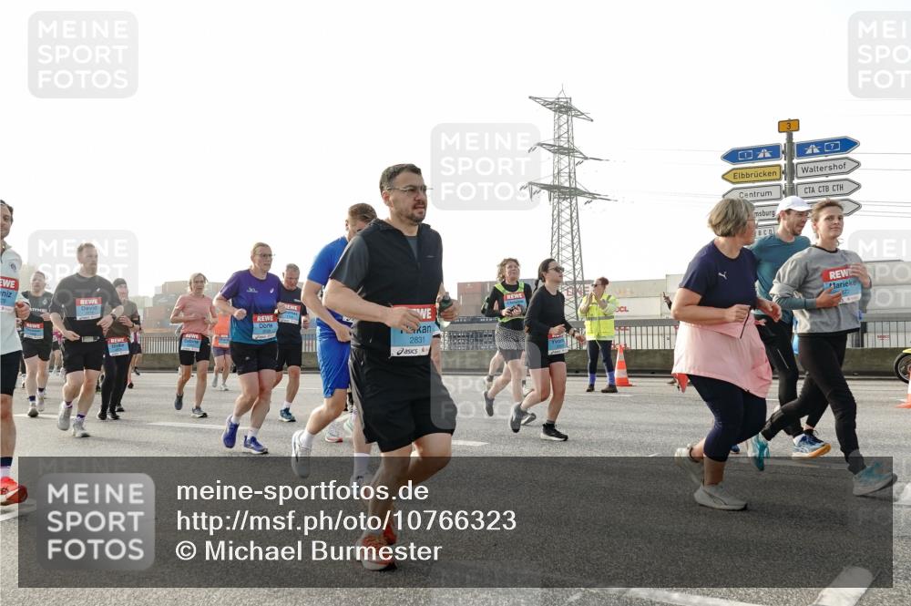 03.10.2026 - Köhlbrandbrückenlauf Michael Burmester http://msf.ph/oto/10766323 03.10.2026 09:21:44 Position 3 79, 2831, 3, 372 meine-sportfotos.de