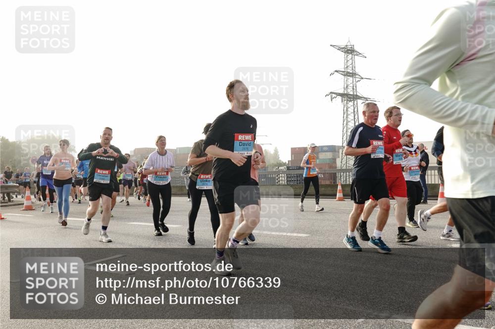 03.10.2026 - Köhlbrandbrückenlauf Michael Burmester http://msf.ph/oto/10766339 03.10.2026 09:21:46 Position 3 12066, 2876 meine-sportfotos.de