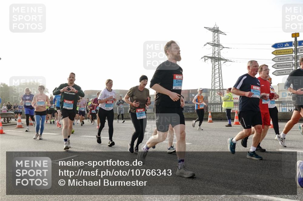 03.10.2026 - Köhlbrandbrückenlauf Michael Burmester http://msf.ph/oto/10766343 03.10.2026 09:21:46 Position 3 2066, 2876, 1756, 3 meine-sportfotos.de
