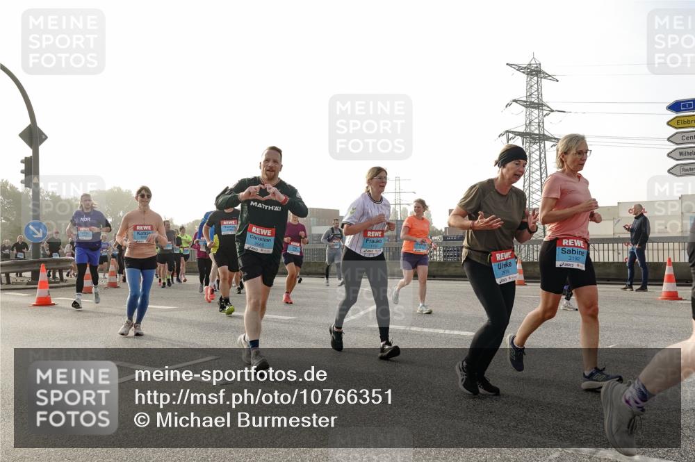03.10.2026 - Köhlbrandbrückenlauf Michael Burmester http://msf.ph/oto/10766351 03.10.2026 09:21:47 Position 3 2066, 3192, 1 meine-sportfotos.de
