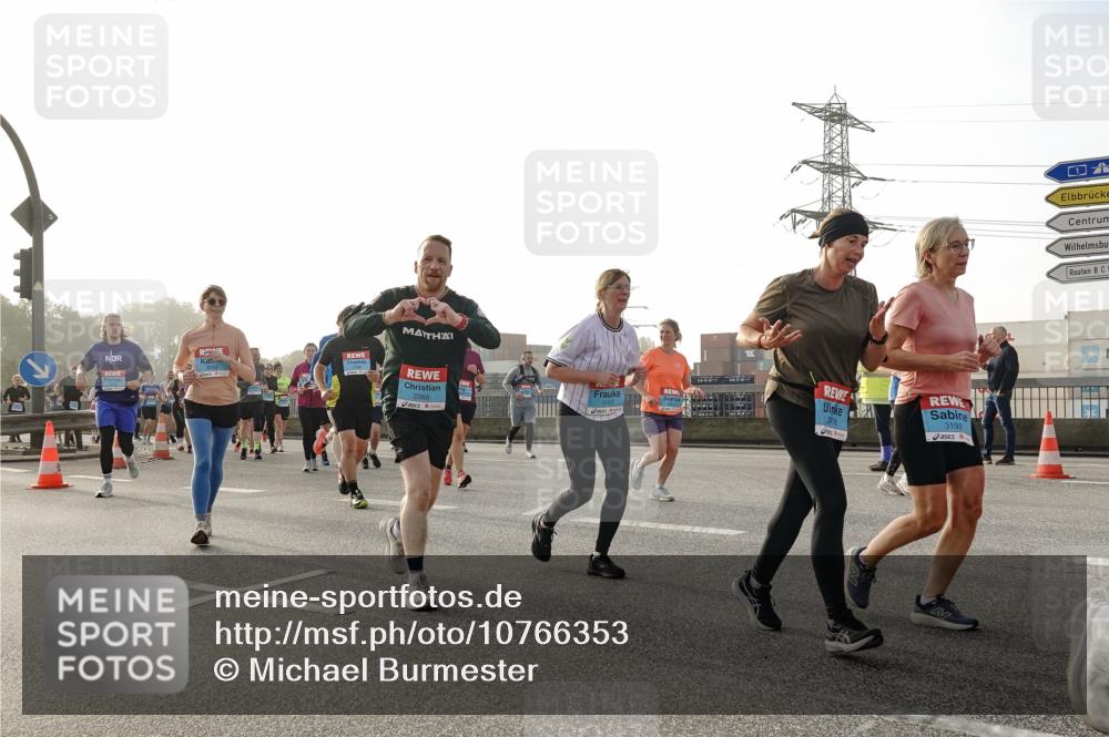 03.10.2026 - Köhlbrandbrückenlauf Michael Burmester http://msf.ph/oto/10766353 03.10.2026 09:21:47 Position 3 2066, 3192 meine-sportfotos.de