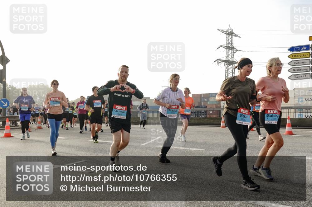 03.10.2026 - Köhlbrandbrückenlauf Michael Burmester http://msf.ph/oto/10766355 03.10.2026 09:21:47 Position 3 2066, 2978, 3192 meine-sportfotos.de