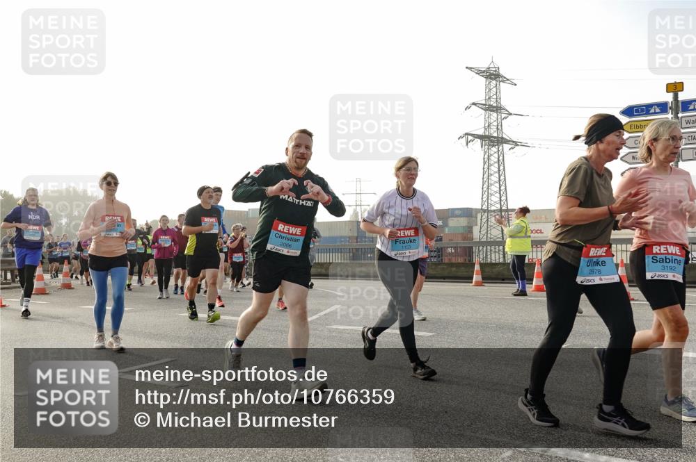 03.10.2026 - Köhlbrandbrückenlauf Michael Burmester http://msf.ph/oto/10766359 03.10.2026 09:21:47 Position 3 1153, 2066, 3192, 2978 meine-sportfotos.de