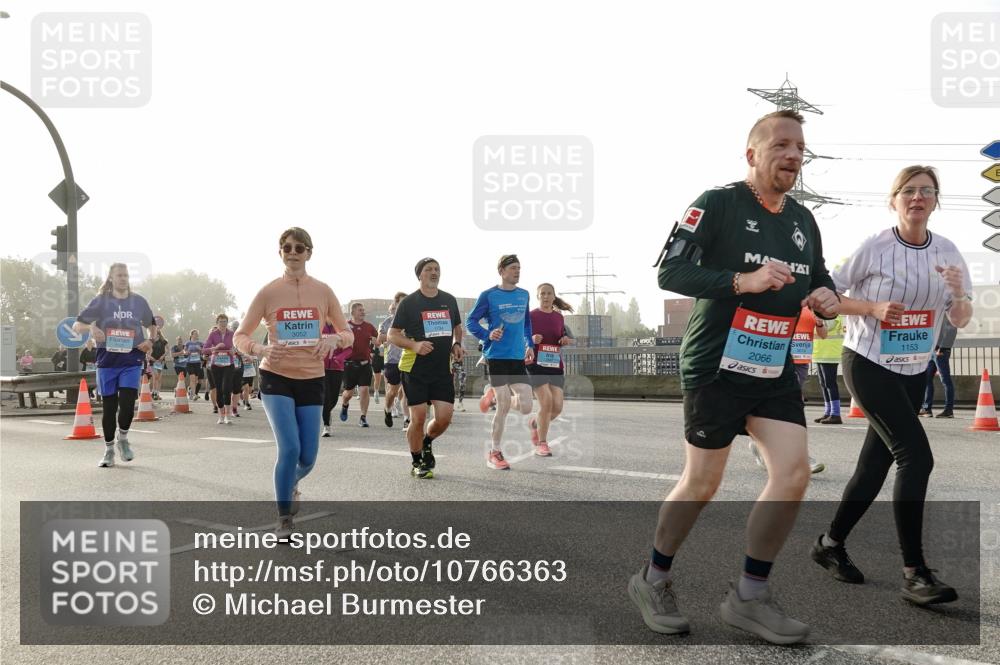 03.10.2026 - Köhlbrandbrückenlauf Michael Burmester http://msf.ph/oto/10766363 03.10.2026 09:21:48 Position 3 1794, 1153, 2066 meine-sportfotos.de