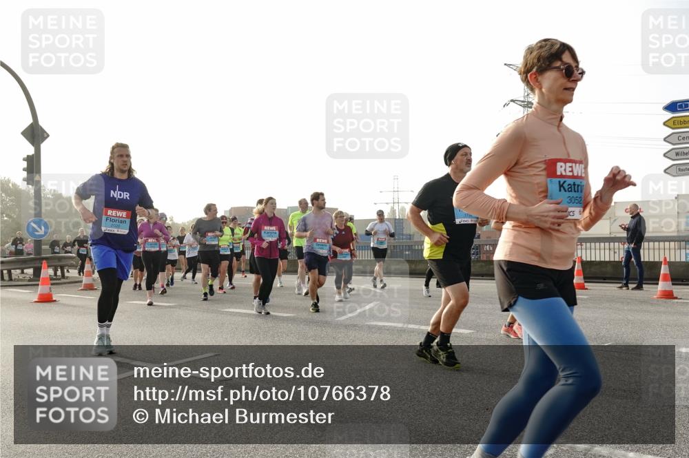 03.10.2026 - Köhlbrandbrückenlauf Michael Burmester http://msf.ph/oto/10766378 03.10.2026 09:21:49 Position 3 2020, 1794, 3052, 1 meine-sportfotos.de