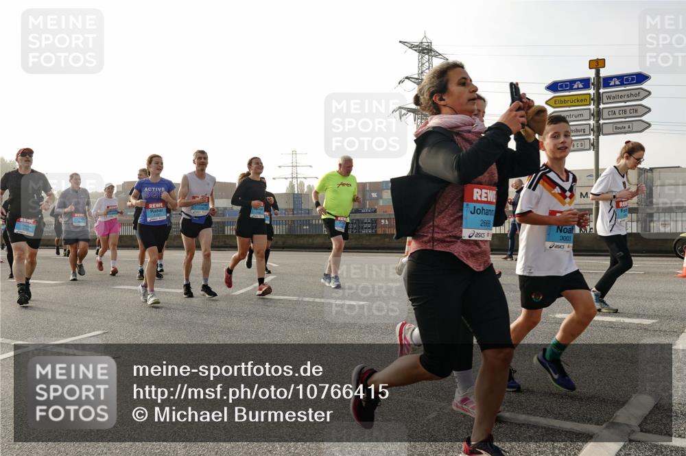 03.10.2026 - Köhlbrandbrückenlauf Michael Burmester http://msf.ph/oto/10766415 03.10.2026 09:21:55 Position 3 2668, 3003 meine-sportfotos.de