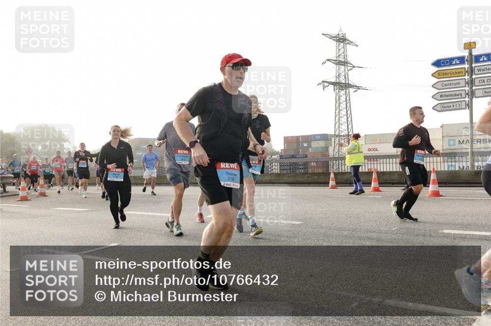 03.10.2026 - Köhlbrandbrückenlauf Michael Burmester http://msf.ph/oto/10766432 03.10.2026 09:21:57 Position 3 3728, 3788, 3 meine-sportfotos.de