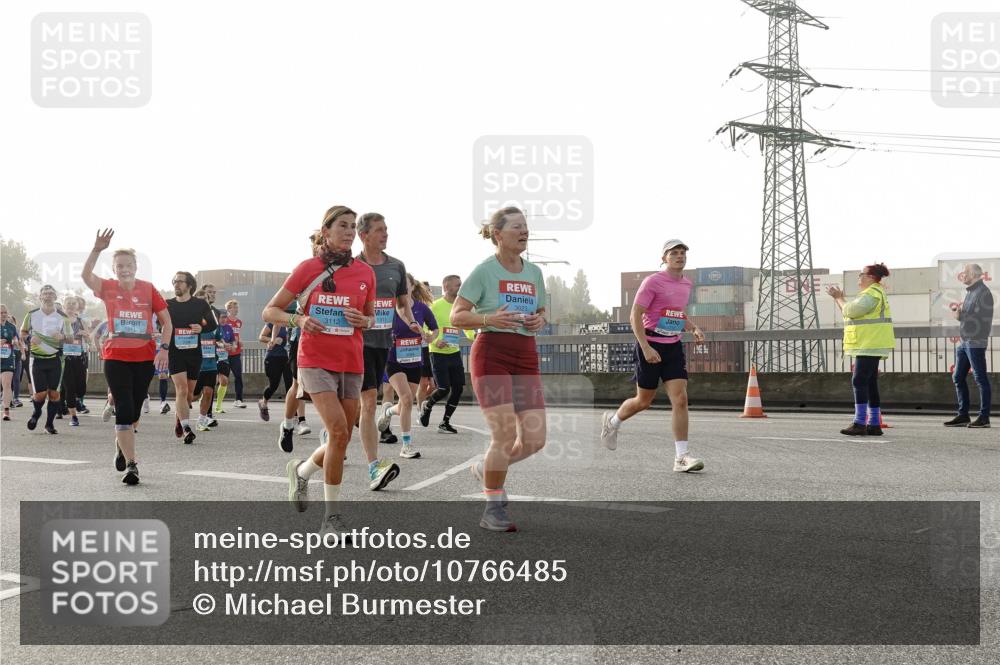 03.10.2026 - Köhlbrandbrückenlauf Michael Burmester http://msf.ph/oto/10766485 03.10.2026 09:22:02 Position 3 3112, 1311, 3023 meine-sportfotos.de