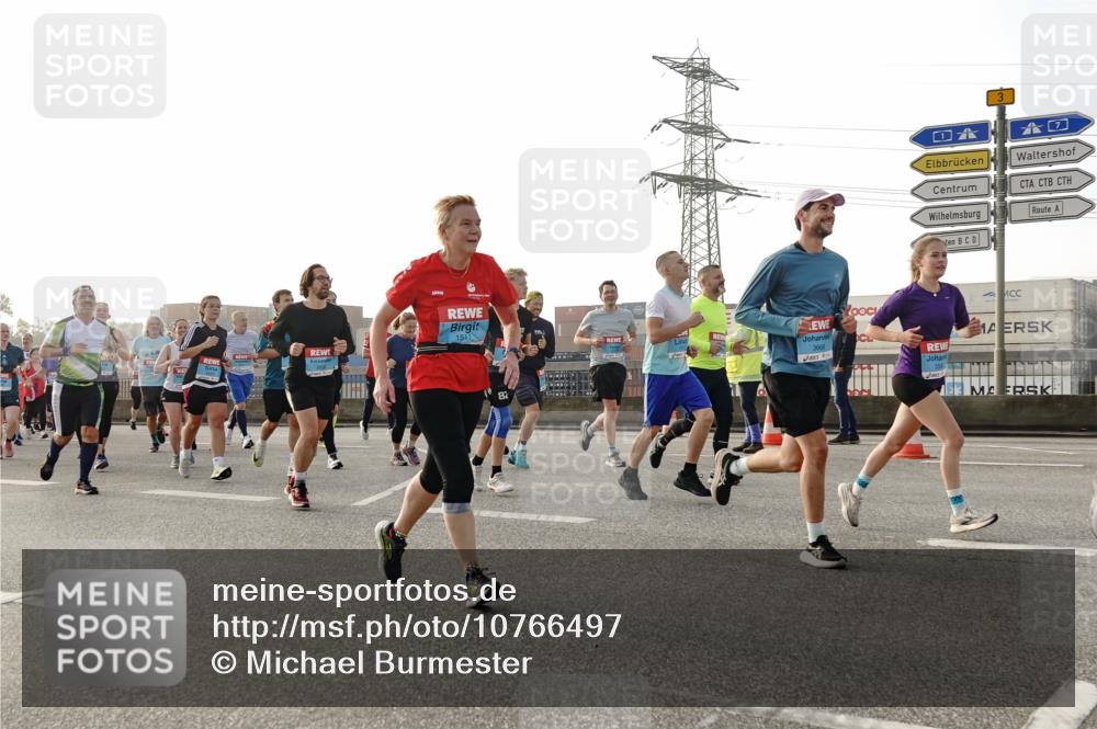 03.10.2026 - Köhlbrandbrückenlauf Michael Burmester http://msf.ph/oto/10766497 03.10.2026 09:22:04 Position 3 1511, 3, 3668 meine-sportfotos.de