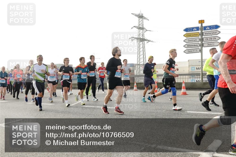 03.10.2026 - Köhlbrandbrückenlauf Michael Burmester http://msf.ph/oto/10766509 03.10.2026 09:22:06 Position 3 3 meine-sportfotos.de