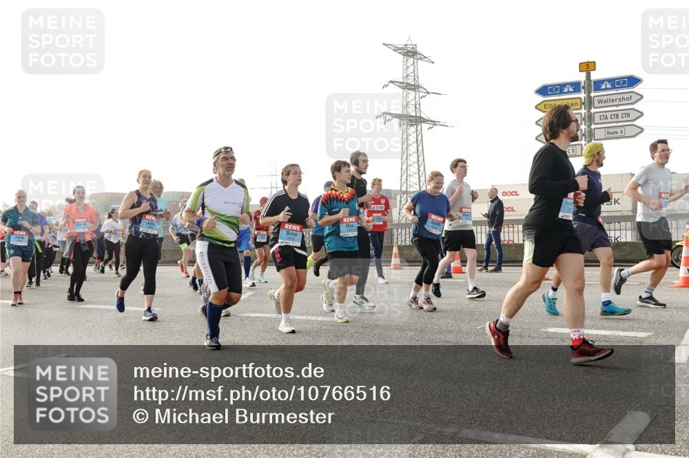 03.10.2026 - Köhlbrandbrückenlauf Michael Burmester http://msf.ph/oto/10766516 03.10.2026 09:22:06 Position 3 3 meine-sportfotos.de