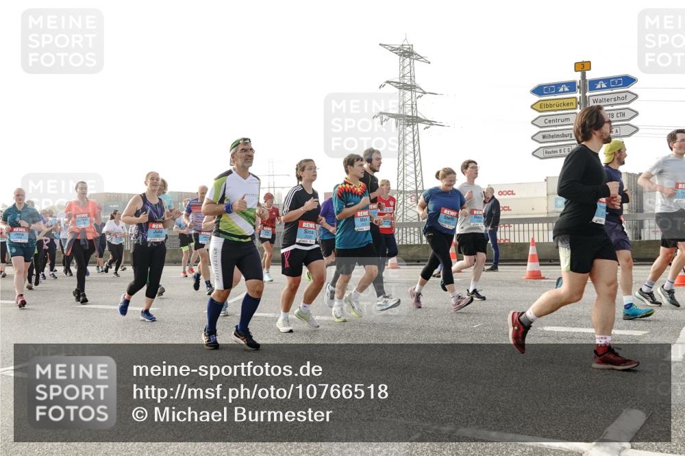 03.10.2026 - Köhlbrandbrückenlauf Michael Burmester http://msf.ph/oto/10766518 03.10.2026 09:22:06 Position 3  meine-sportfotos.de