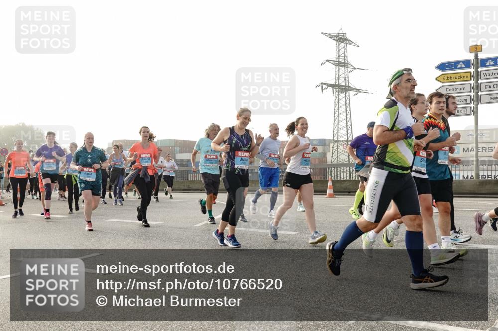 03.10.2026 - Köhlbrandbrückenlauf Michael Burmester http://msf.ph/oto/10766520 03.10.2026 09:22:07 Position 3 3 meine-sportfotos.de