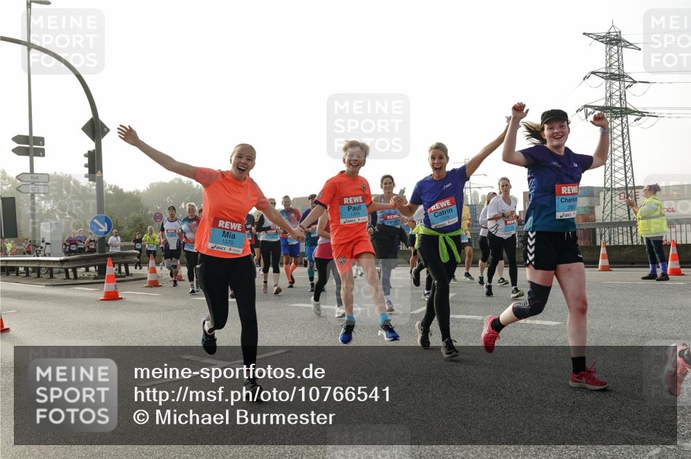 03.10.2026 - Köhlbrandbrückenlauf Michael Burmester http://msf.ph/oto/10766541 03.10.2026 09:22:10 Position 3 1375, 1378, 1374 meine-sportfotos.de
