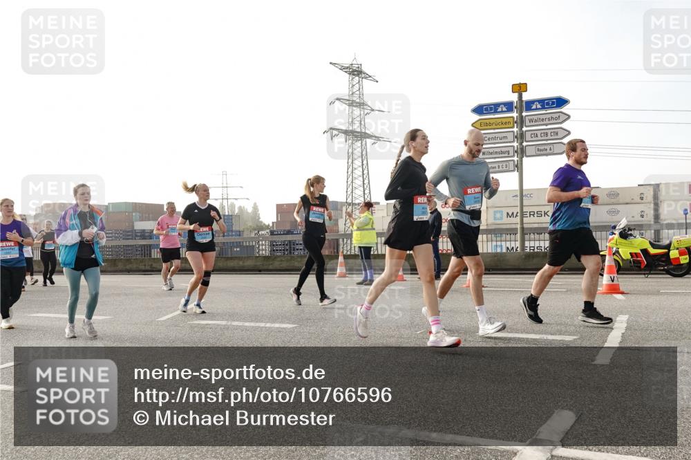 03.10.2026 - Köhlbrandbrückenlauf Michael Burmester http://msf.ph/oto/10766596 03.10.2026 09:22:16 Position 3  meine-sportfotos.de