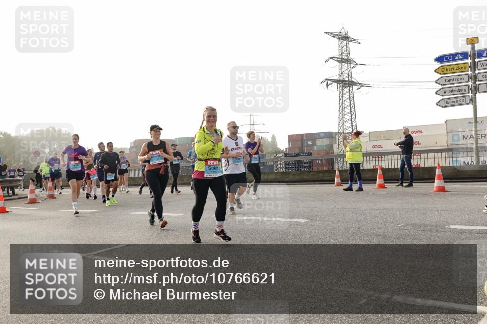 03.10.2026 - Köhlbrandbrückenlauf Michael Burmester http://msf.ph/oto/10766621 03.10.2026 09:22:19 Position 3 1117, 1106, 3 meine-sportfotos.de