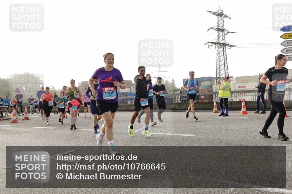 03.10.2026 - Köhlbrandbrückenlauf Michael Burmester http://msf.ph/oto/10766645 03.10.2026 09:22:21 Position 3 2878, 3333, 1 meine-sportfotos.de