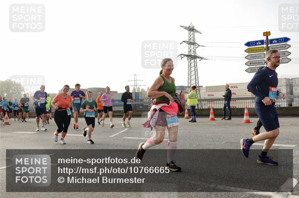 03.10.2026 - Köhlbrandbrückenlauf Michael Burmester http://msf.ph/oto/10766665 03.10.2026 09:22:24 Position 3 1230, 3778 meine-sportfotos.de