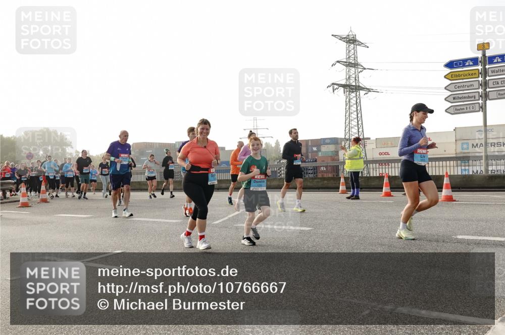03.10.2026 - Köhlbrandbrückenlauf Michael Burmester http://msf.ph/oto/10766667 03.10.2026 09:22:25 Position 3 1230, 3 meine-sportfotos.de