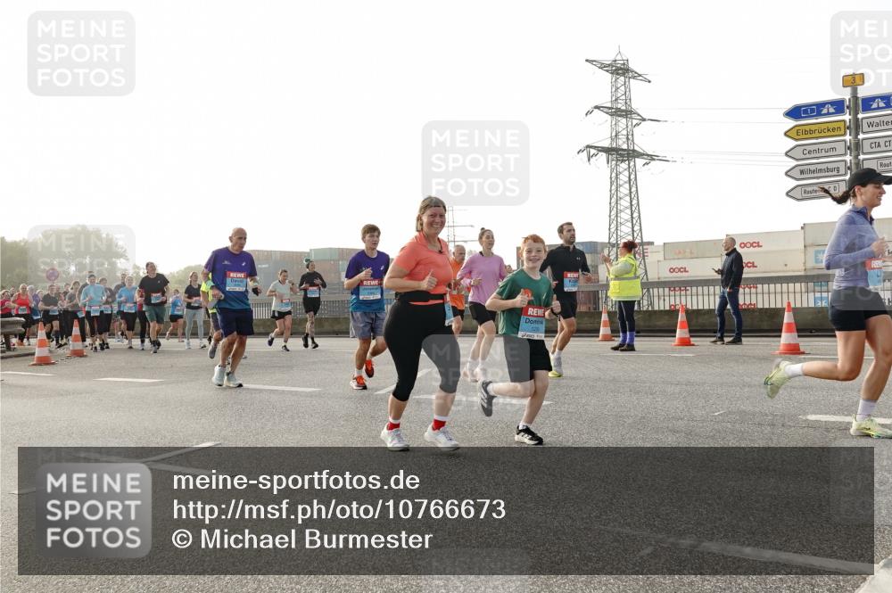 03.10.2026 - Köhlbrandbrückenlauf Michael Burmester http://msf.ph/oto/10766673 03.10.2026 09:22:25 Position 3 1230 meine-sportfotos.de