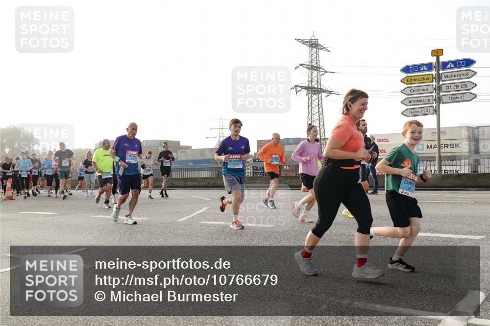 03.10.2026 - Köhlbrandbrückenlauf Michael Burmester http://msf.ph/oto/10766679 03.10.2026 09:22:26 Position 3 123 meine-sportfotos.de