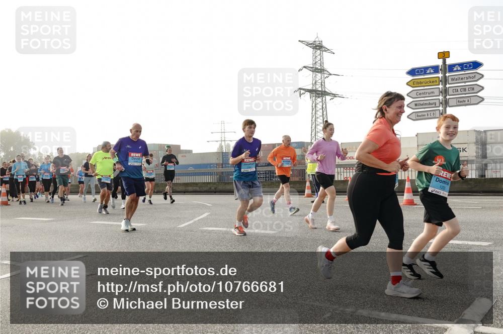 03.10.2026 - Köhlbrandbrückenlauf Michael Burmester http://msf.ph/oto/10766681 03.10.2026 09:22:26 Position 3 3, 1230 meine-sportfotos.de