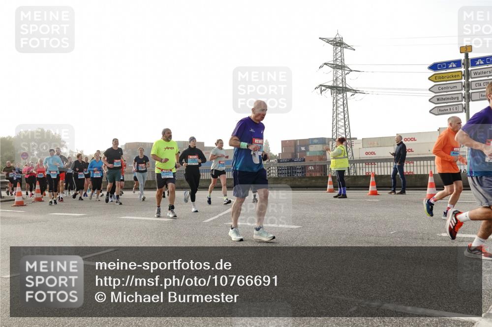 03.10.2026 - Köhlbrandbrückenlauf Michael Burmester http://msf.ph/oto/10766691 03.10.2026 09:22:27 Position 3  meine-sportfotos.de