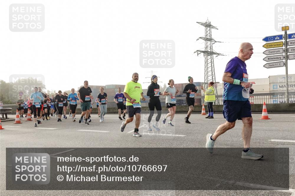 03.10.2026 - Köhlbrandbrückenlauf Michael Burmester http://msf.ph/oto/10766697 03.10.2026 09:22:28 Position 3  meine-sportfotos.de