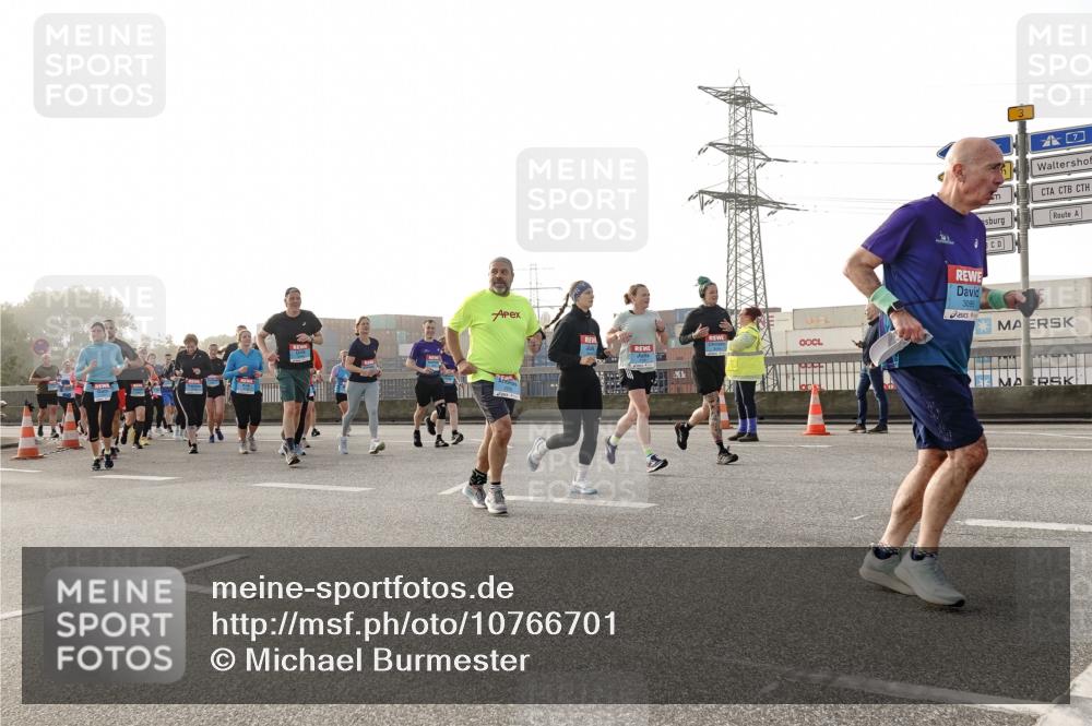 03.10.2026 - Köhlbrandbrückenlauf Michael Burmester http://msf.ph/oto/10766701 03.10.2026 09:22:28 Position 3 3, 4 meine-sportfotos.de