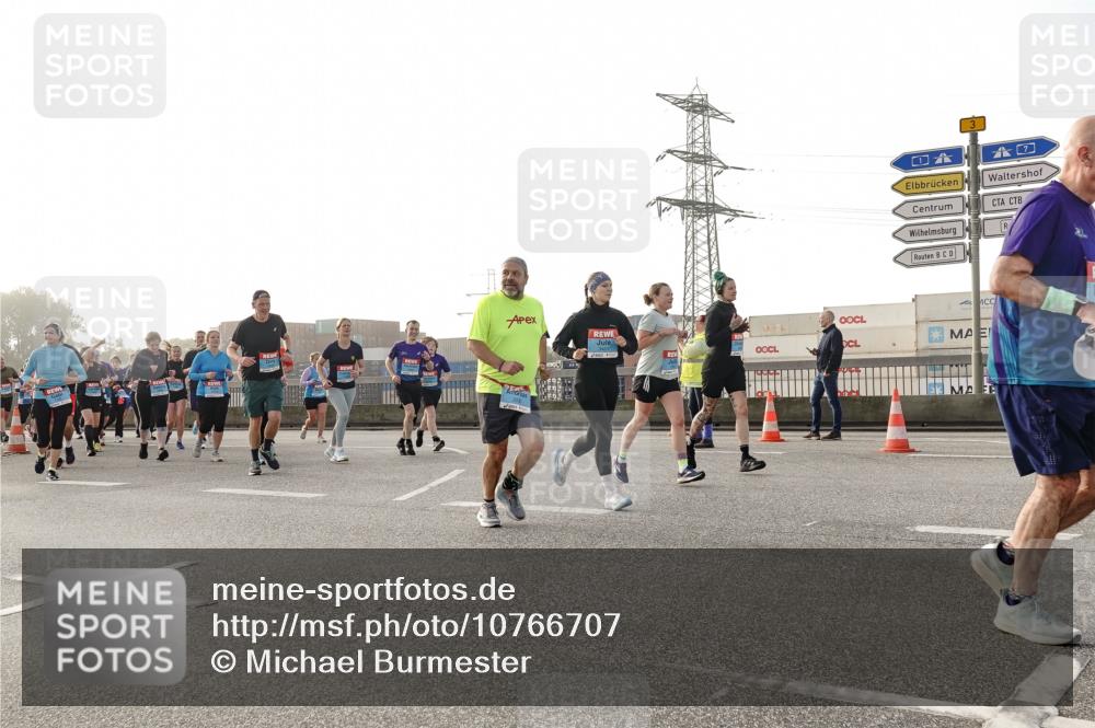 03.10.2026 - Köhlbrandbrückenlauf Michael Burmester http://msf.ph/oto/10766707 03.10.2026 09:22:28 Position 3  meine-sportfotos.de