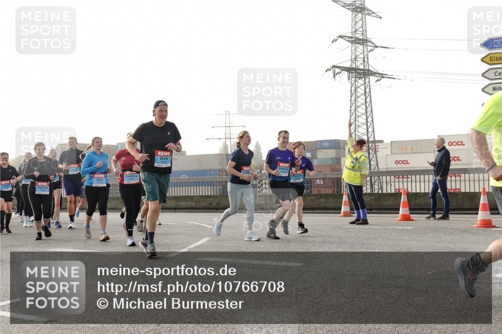03.10.2026 - Köhlbrandbrückenlauf Michael Burmester http://msf.ph/oto/10766708 03.10.2026 09:22:30 Position 3 1957 meine-sportfotos.de