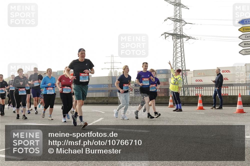 03.10.2026 - Köhlbrandbrückenlauf Michael Burmester http://msf.ph/oto/10766710 03.10.2026 09:22:30 Position 3  meine-sportfotos.de