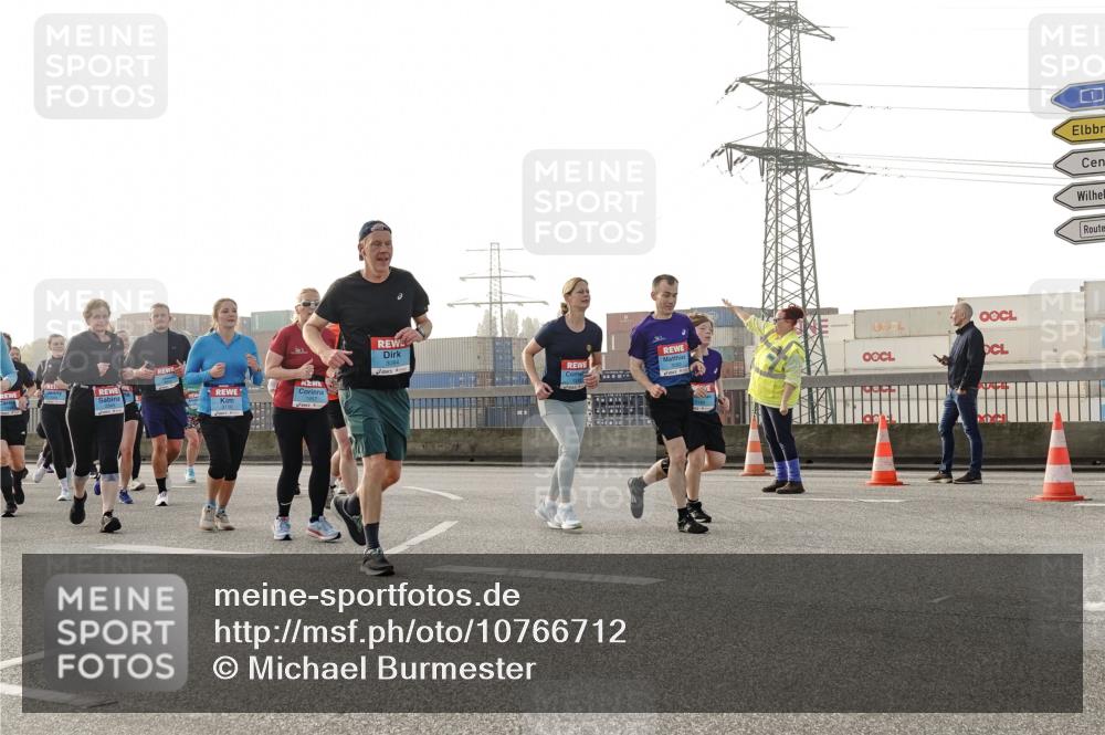 03.10.2026 - Köhlbrandbrückenlauf Michael Burmester http://msf.ph/oto/10766712 03.10.2026 09:22:30 Position 3 1957, 3092 meine-sportfotos.de