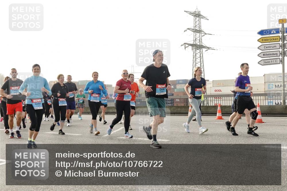 03.10.2026 - Köhlbrandbrückenlauf Michael Burmester http://msf.ph/oto/10766722 03.10.2026 09:22:31 Position 3 1957, 1107, 3 meine-sportfotos.de