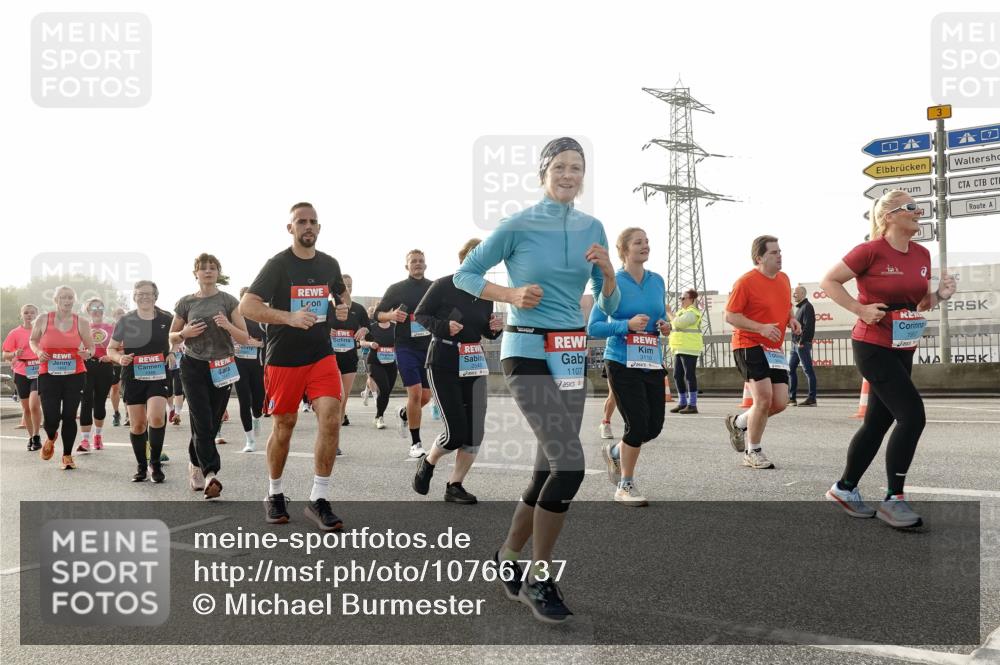 03.10.2026 - Köhlbrandbrückenlauf Michael Burmester http://msf.ph/oto/10766737 03.10.2026 09:22:32 Position 3 00, 3110, 1107 meine-sportfotos.de