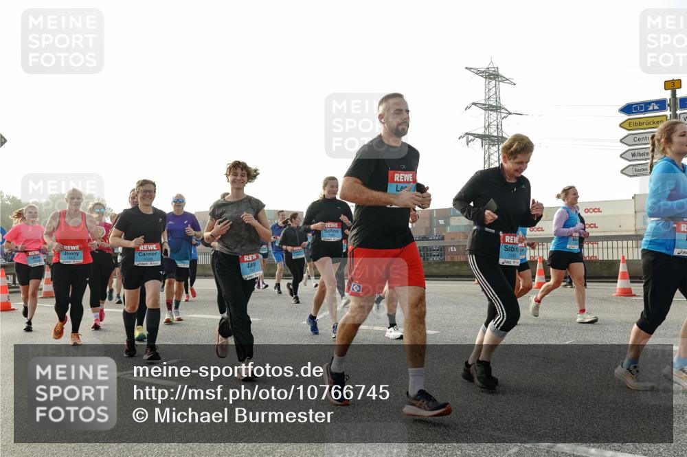 03.10.2026 - Köhlbrandbrückenlauf Michael Burmester http://msf.ph/oto/10766745 03.10.2026 09:22:33 Position 3 1602, 2545 meine-sportfotos.de