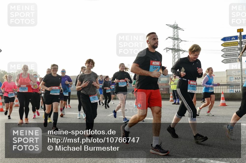 03.10.2026 - Köhlbrandbrückenlauf Michael Burmester http://msf.ph/oto/10766747 03.10.2026 09:22:33 Position 3 1348, 2545, 3 meine-sportfotos.de