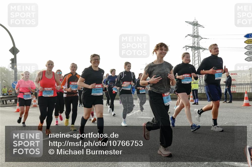 03.10.2026 - Köhlbrandbrückenlauf Michael Burmester http://msf.ph/oto/10766753 03.10.2026 09:22:34 Position 3 1602, 1376, 1348, 1 meine-sportfotos.de