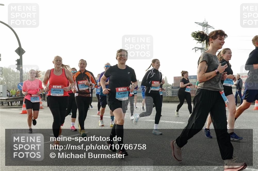 03.10.2026 - Köhlbrandbrückenlauf Michael Burmester http://msf.ph/oto/10766758 03.10.2026 09:22:34 Position 3 1602, 1348, 1386 meine-sportfotos.de