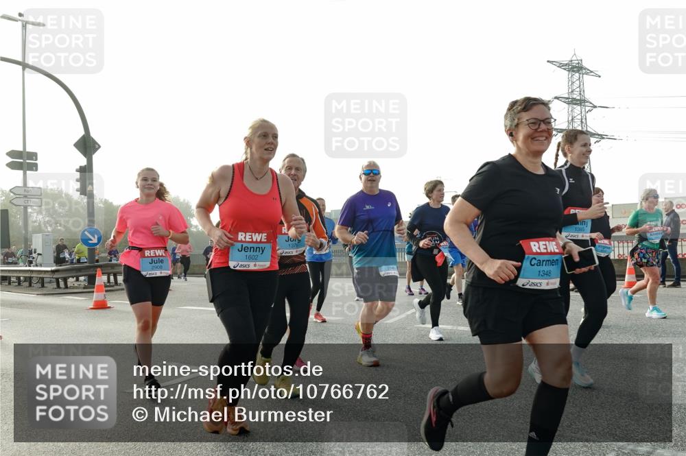 03.10.2026 - Köhlbrandbrückenlauf Michael Burmester http://msf.ph/oto/10766762 03.10.2026 09:22:35 Position 3 2908, 1376, 1602, 00, 1385, 1348 meine-sportfotos.de