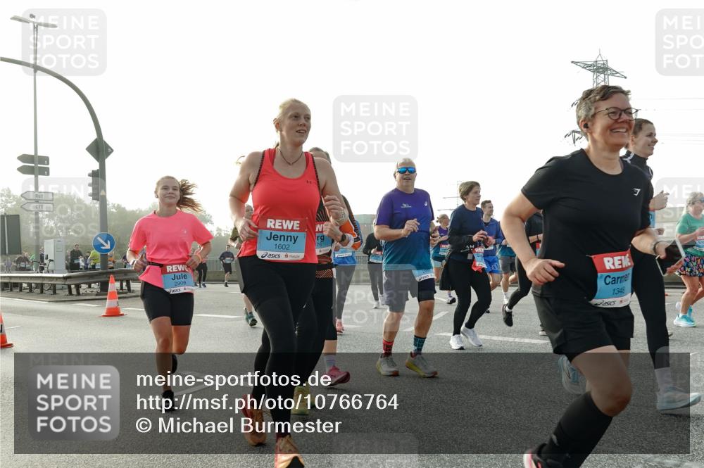 03.10.2026 - Köhlbrandbrückenlauf Michael Burmester http://msf.ph/oto/10766764 03.10.2026 09:22:35 Position 3 2908, 1602, 76, 15, 1346 meine-sportfotos.de