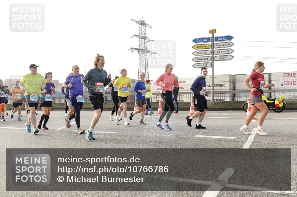 03.10.2026 - Köhlbrandbrückenlauf Michael Burmester http://msf.ph/oto/10766786 03.10.2026 09:22:44 Position 3 3 meine-sportfotos.de