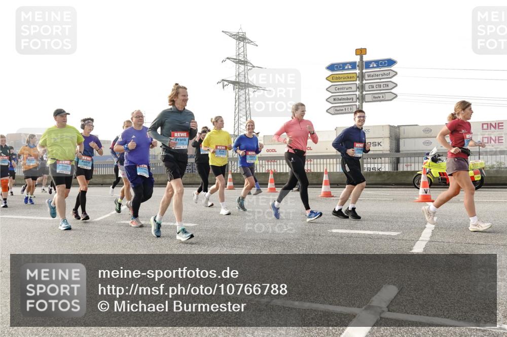03.10.2026 - Köhlbrandbrückenlauf Michael Burmester http://msf.ph/oto/10766788 03.10.2026 09:22:44 Position 3 3 meine-sportfotos.de